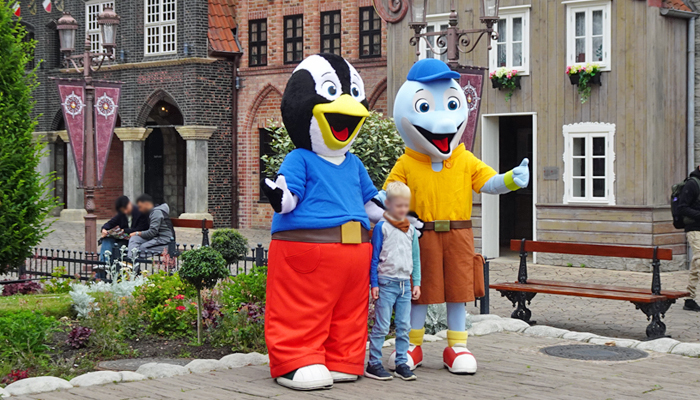 Lese mehr über die Parkmaskottchen Die Hansa-Park Maskottchen