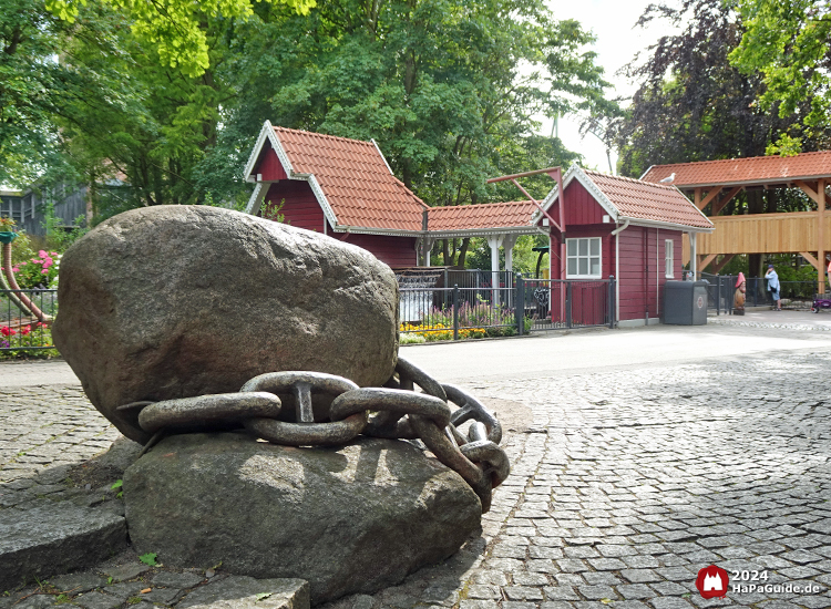 Alter Jahrmarkt - Steine mit Kette
