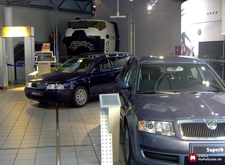 Autohall - Skoda Autos und Fahr- und Flugsimulator