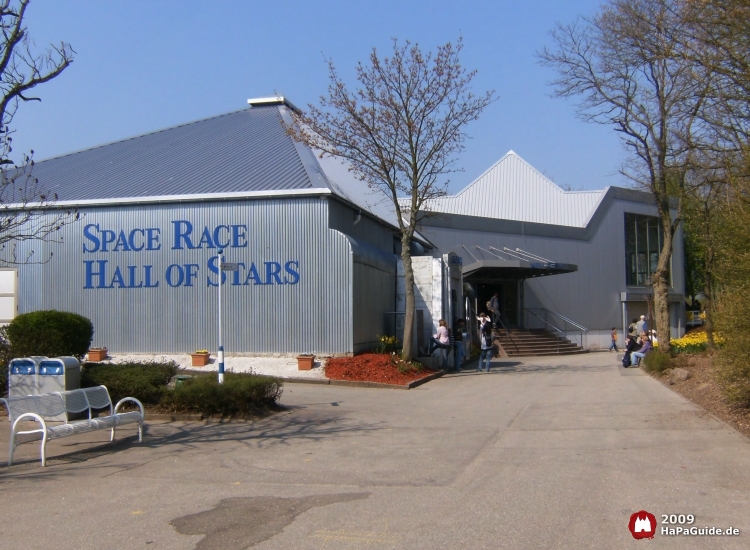Autohall - Hall of Stars Außenansicht