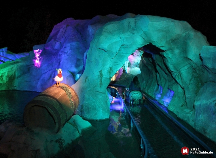 Awildas Abenteuerfahrt - Höhle beleuchtet bei Dunkelheit