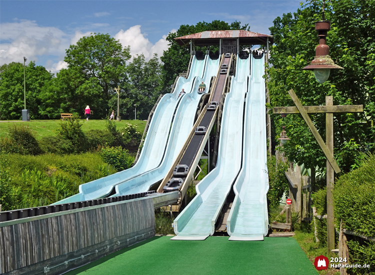 Barracuda Slide - Vier Wellenrutschbahnen