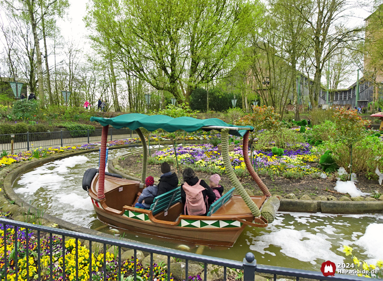 Blumenmeerbootsfahrt - Boot erste Kurve