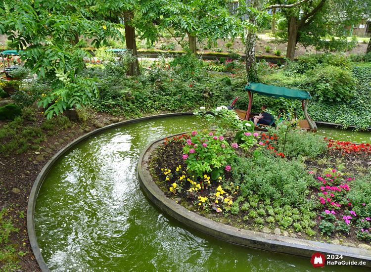 Blumenmeerbootsfahrt - 180 Grad Kurve Kanal