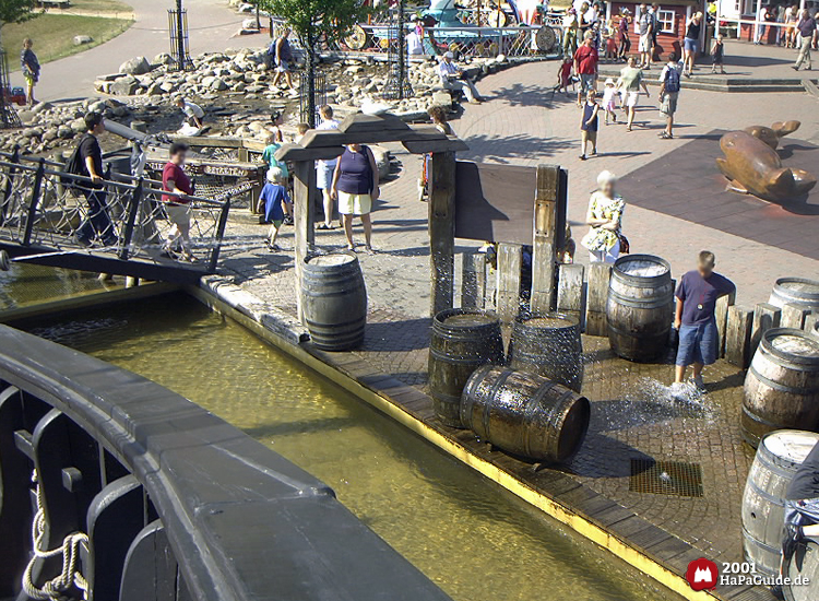 Caravelle Ni&ntilde;a - Spritzendes Wasser zur Piratentaufe