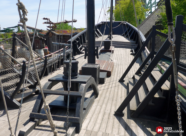 Caravelle Ni&ntilde;a - Blick von Deck Richtung Schlange von Midgard