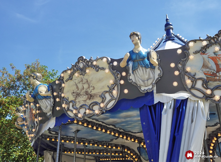 Carrousel Baltique - Musen und historische Schiffsbilder
