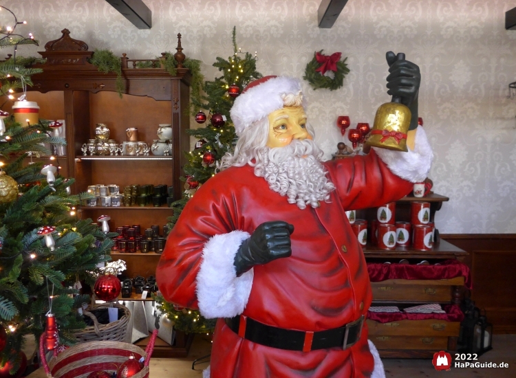 New Lübeck Christmas Shop - Weihnachtsmann mit Glocke