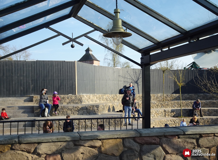 Cornwall Coaster - Blick aus dem Bahnhof des Royal Scotsman auf den Bauzaun