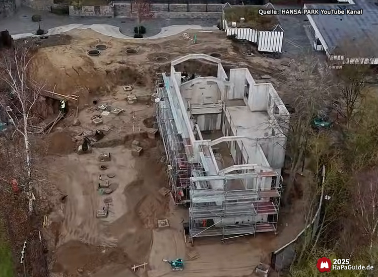 Cornwall Coaster - Blick auf den oben geöffneten Bahnhofs-Betonrohbau