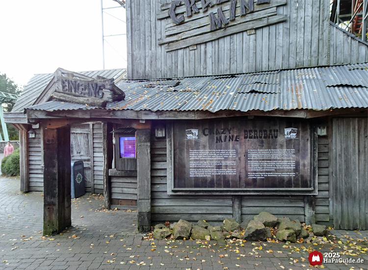 Crazy Mine - Eingang mit Schild zum Bergbau