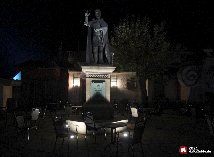 Die Reiche des Nordens - Statue König Erik Menved VI. bei Nacht