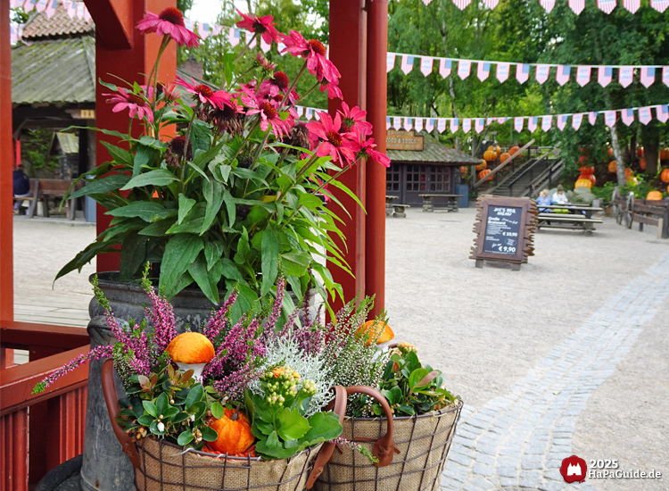 Erntedank im Hansa-Park - Herbstliche Blumenarrangements am Saloon New Chance
