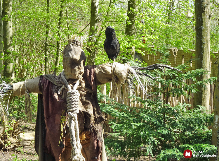 Flucht von Novgorod - Vogelscheuche mit Krähe