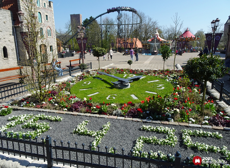 Frühjahrsblüte - Blumenuhr Datum 15.04.2025