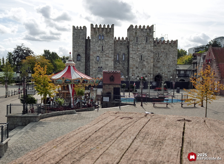 Großprojekt 202X - Blick von der Hansekogge auf den Palacio de Braga