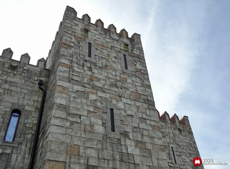 Großprojekt 202X - Blick den Palast nach oben