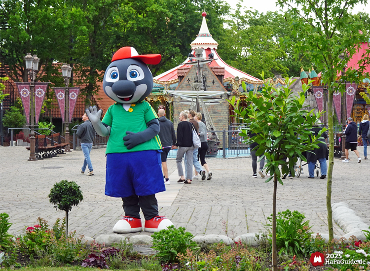 Emmi, Pingi & Co. sagen Hallo & Tschüß - Orki winkt