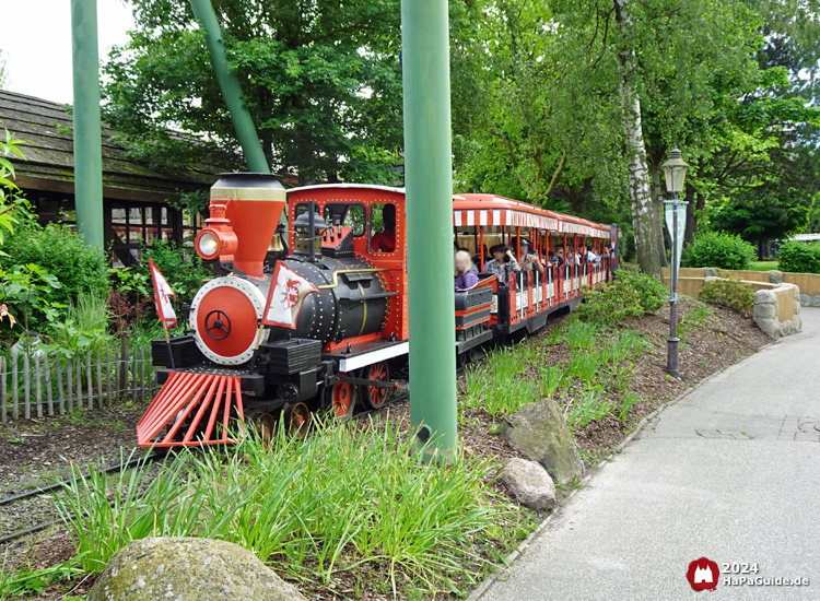 Hansa‑Park Express - Vorbeifahrt Peterhof von Novgorod
