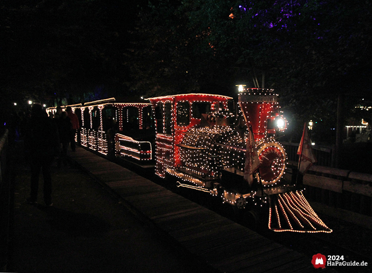 Hansa-Park Express - Lichterzug im Bahnhof New Lübeck