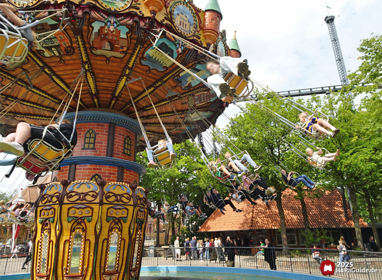 Hanse-Flieger - Im Wellenflug vorüber am Kiosk am Hanse-Flieger