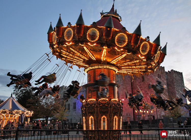 Hanse-Flieger - Beleuchtet drehend vor dem Palacio de Braga