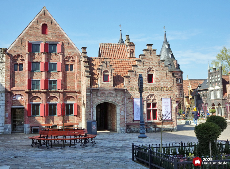 Hanse-Kontor - Fassaden von Groningen und Brügge