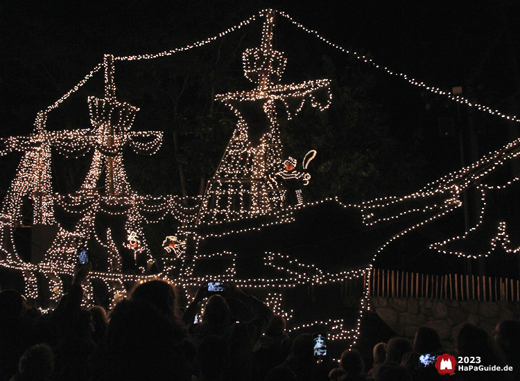 Herbstzauber am Meer - Lichterparade Piratenschiff