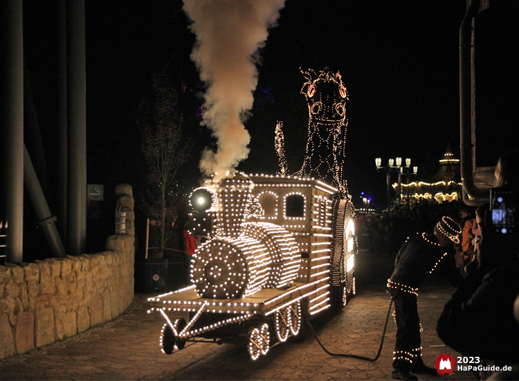 Herbstzauber am Meer - Lichterparade Lokomotive Nebel