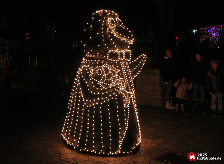 Herbstzauber am Meer - Pingi bildet den Abschluss der leuchtenden Parkparade