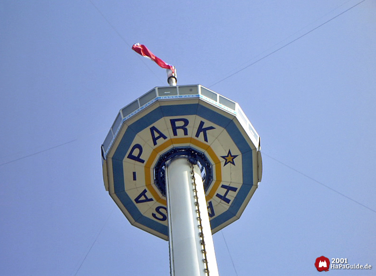 Holsteinturm - Hansa‑Park Schriftzug unter Drehkabine