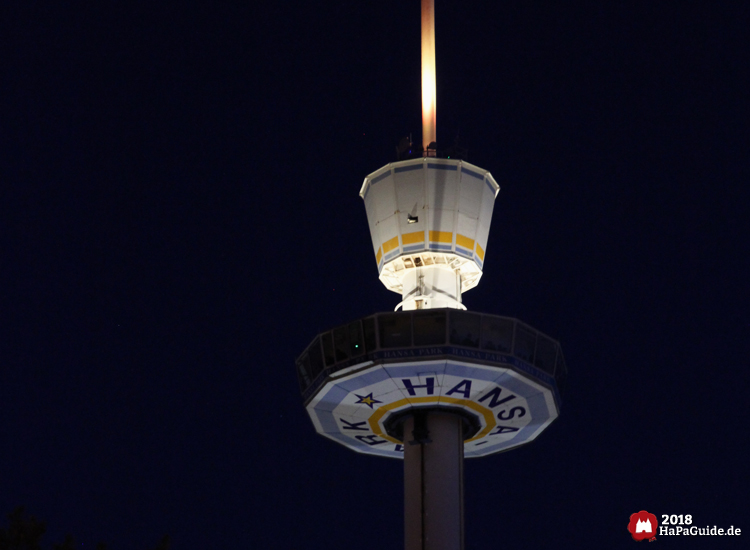 Holsteinturm - Beleuchtete Gondel unter der Turmspitze