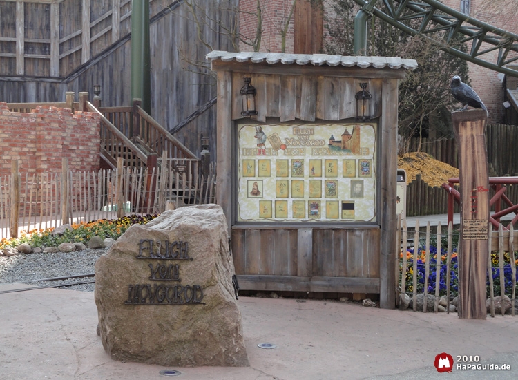 Holzfällerlager - Schild und Stein Eingang Fluch von Novgorod