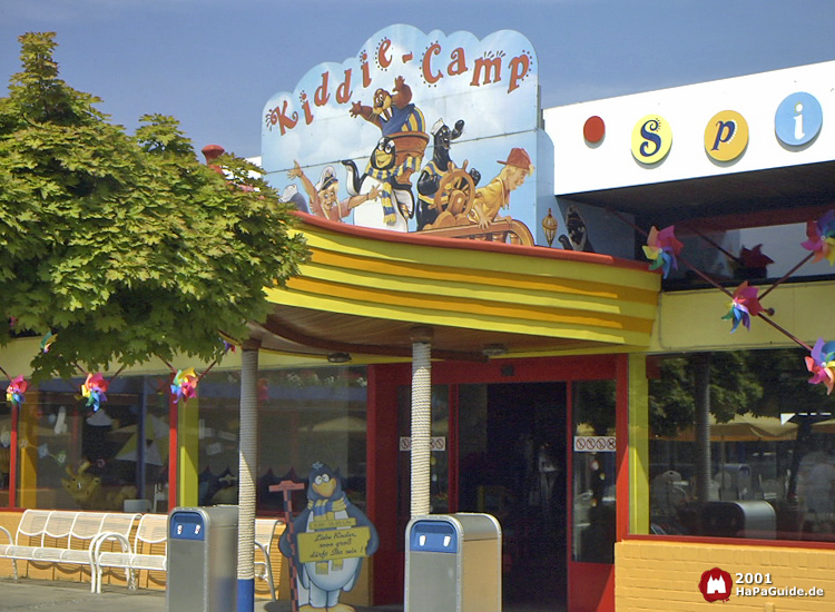 Kiddie-Camp - Gebäudeeingang Boot