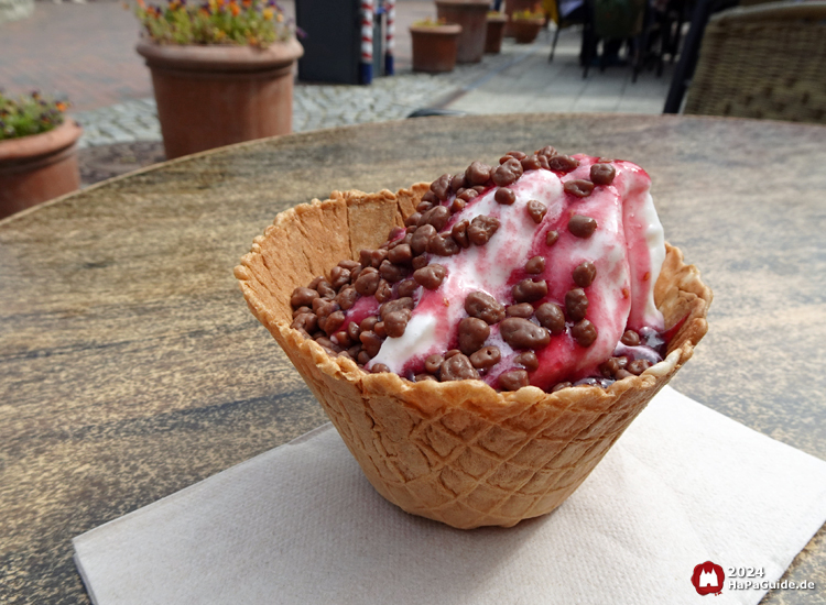 Kiosk kleiner Zar - Frozen Yoghurt in Waffelschale