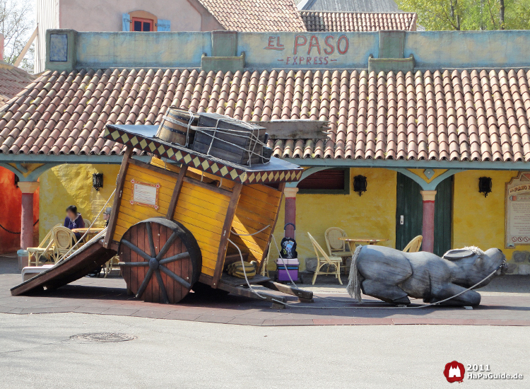 Ein Mexikanischer Marktwagen zum Spielen vor dem El Paso Express