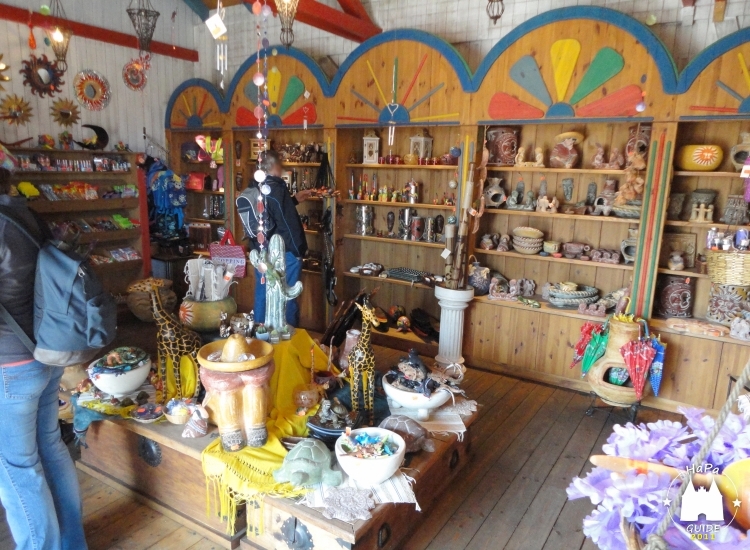 Mexikanischer Erlebnisbereich - Tienda Textiles Regale