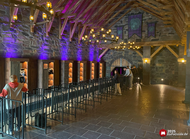 Nessie - Leerer Bahnhof