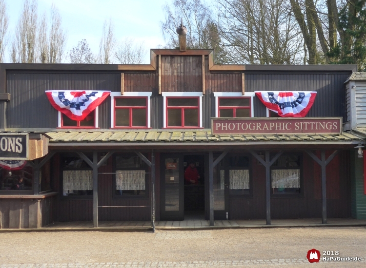 Photo-Studio - Gebäude ohne Schild