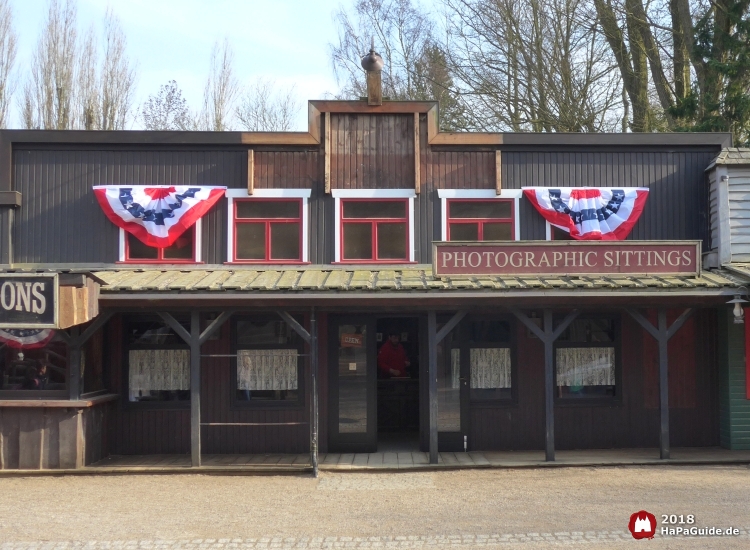 Photo-Studio - Gebäude ohne Schild