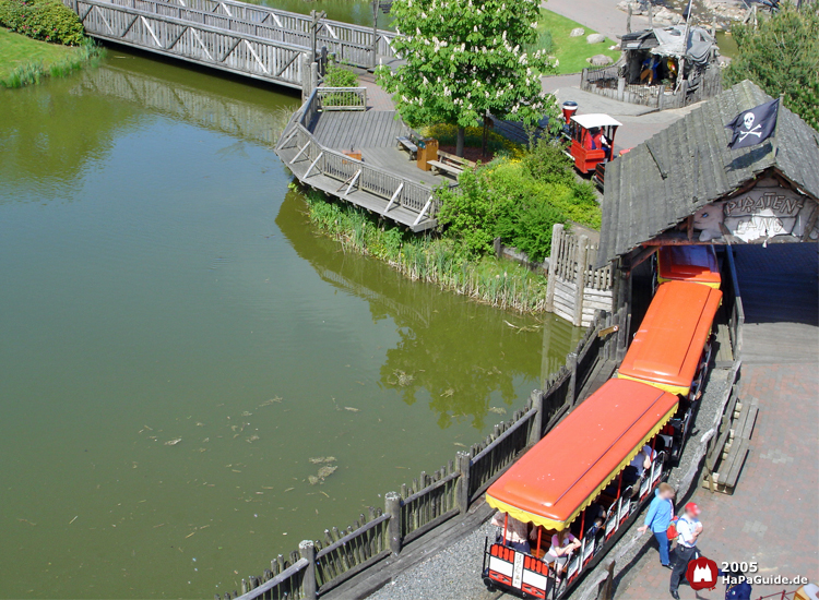 Der Hansa-Park Express bei seiner Einfahrt ins Piratenland