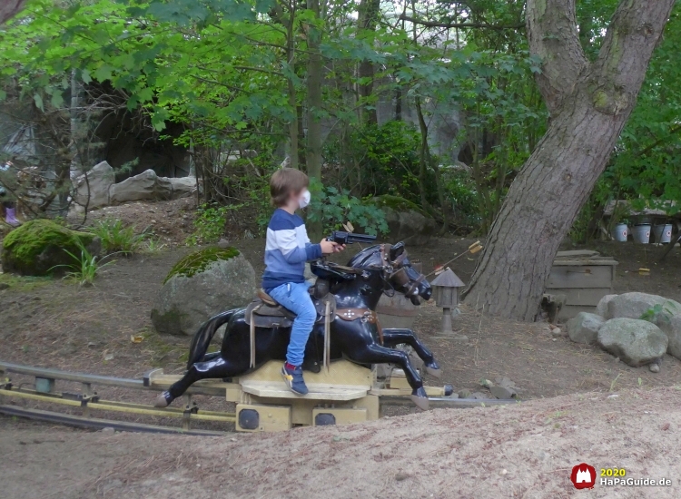 Pony Post - Junge auf Pferd