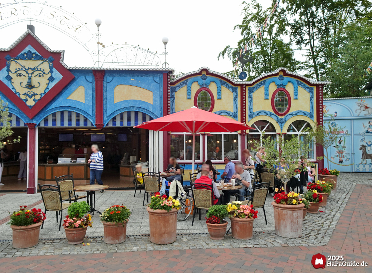 Ristorante L'Artista - Gäste speisen auf der Außenterrasse des Restaurants