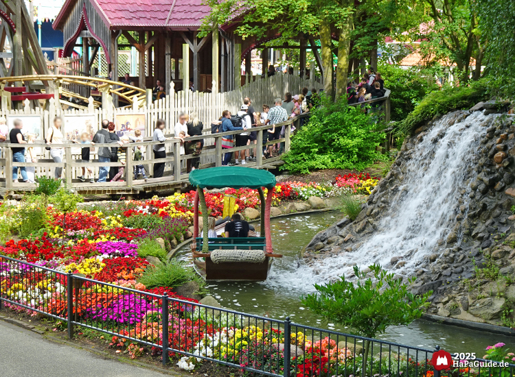 Sommerblüte - Zwischen Wasserfall und Blumenbeet bei der Blumenmeerbootsfahrt