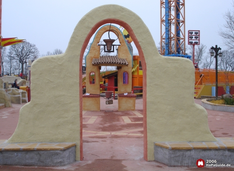 Spanische Glocke - Bau Wasserspielplatz