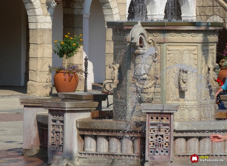 Sprechender Brunnen - Wasserfontänen