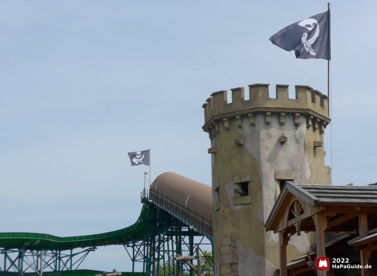 Störtebekers Kaperfahrt - Totenkopfflaggen