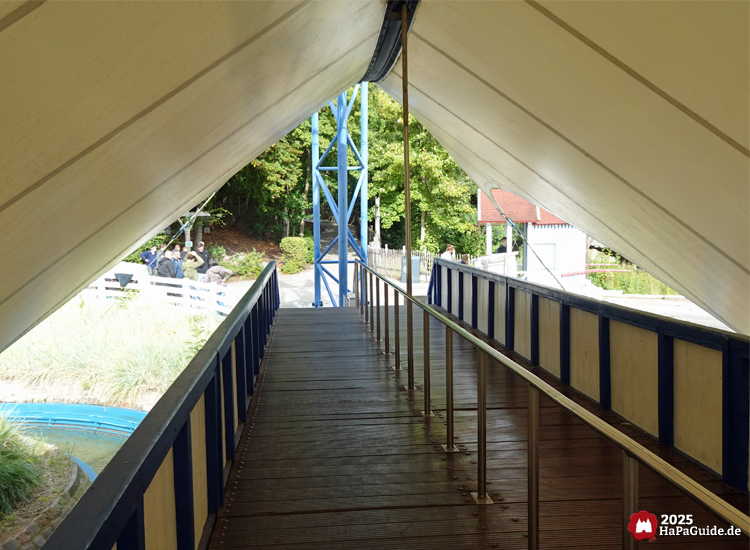 Super Splash - Ein- und Ausgangsbrücke