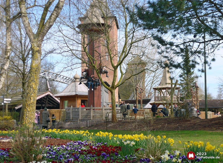 Turm vom Peterhof - Tulpen