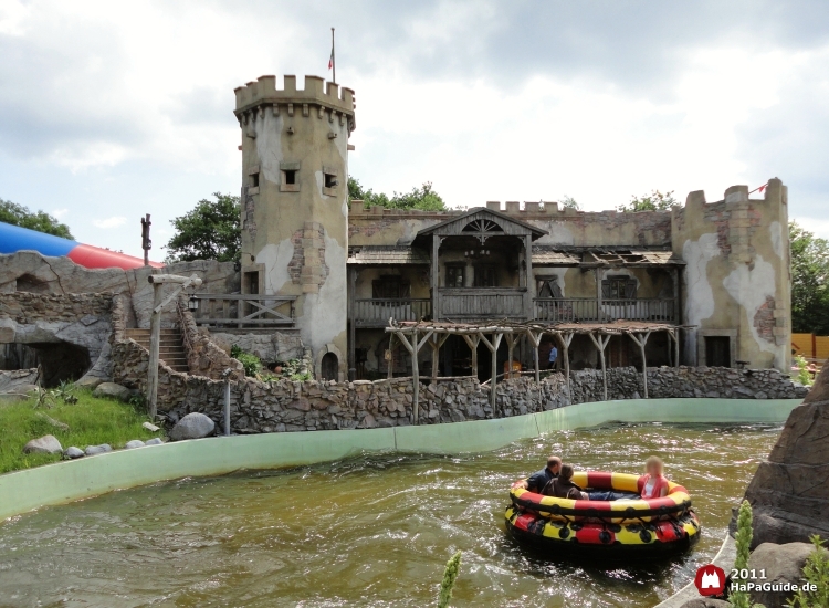 Wasser-Bobbahn Rio-Dorado - Burg Fort Alamo Wellenbecken